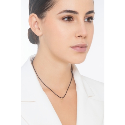 Colgante con letra inicial I