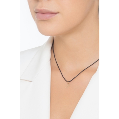 Colgante con letra inicial I