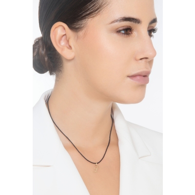 Colgante con la letra inicial L en oro amarillo de 18k