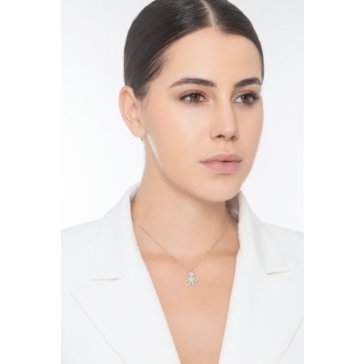 Collar en oro blanco de 18k con niño y diamantes