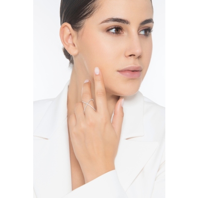 Anillo cruzado con diamantes en oro blanco 18k 