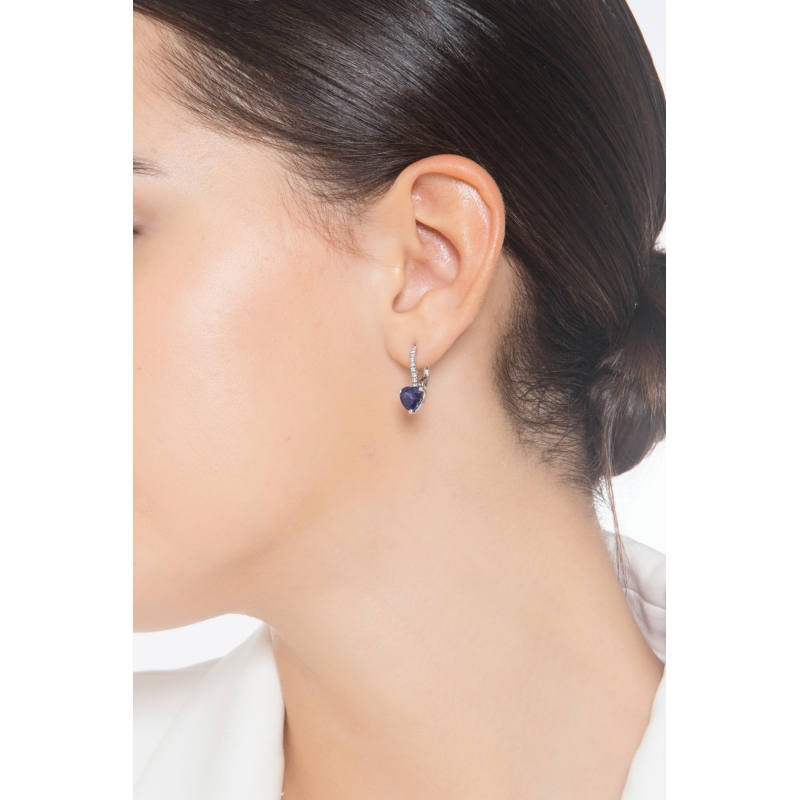 Pendientes en oro blanco de 18k con zafiro azul Pendientes en oro blanco de 18k con zafiro azul