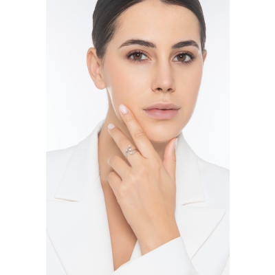 Anillo tres diamantes en oro blanco 18k con 0.30 ct