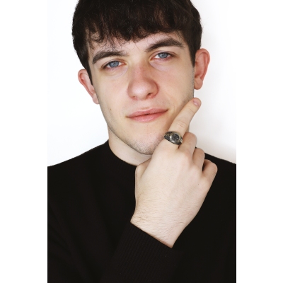 Anillo de Hombre en Oro Amarillo 18k con Circonitas Negras