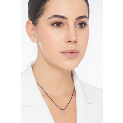 Colgante con la letra S en oro blanco de 18k