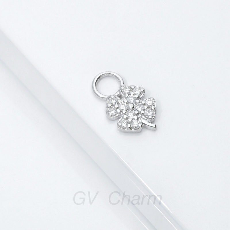 Charm en oro blanco 18 quilates con diamantes Charm en oro blanco 18 quilates con diamantes
