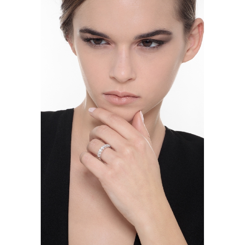 Media alianza con 7 diamantes 1,20 quilates oro blanco 18 kilates Media alianza con 7 diamantes 1,20 quilates oro blanco 18 kilates