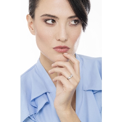 Sortija en oro blanco 18 kilates con 7 diamantes 1,40 quilates 