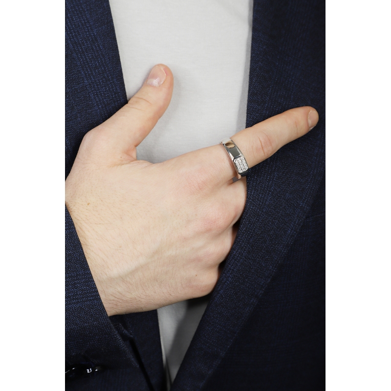 Anillo para hombre en oro blanco 18k con pavé de diamantes rectangular Anillo para hombre en oro blanco 18k con pavé de diamantes rectangular
