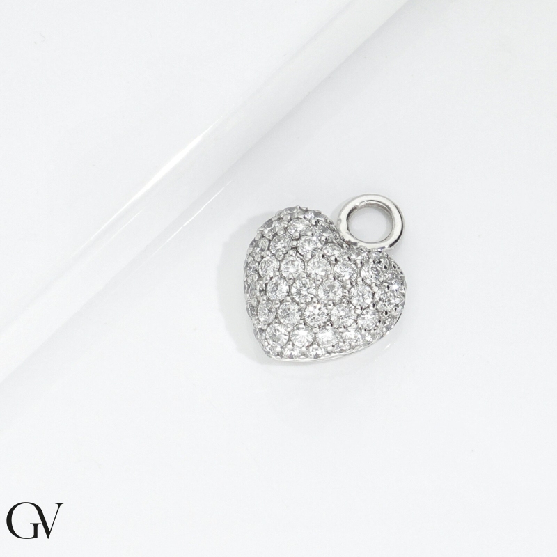 Charm corazón pavé en oro blanco 18 quilates con diamantes Charm corazón pavé en oro blanco 18 quilates con diamantes