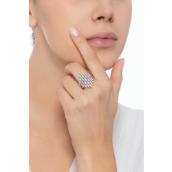 Anillo de diseño con diamantes 2