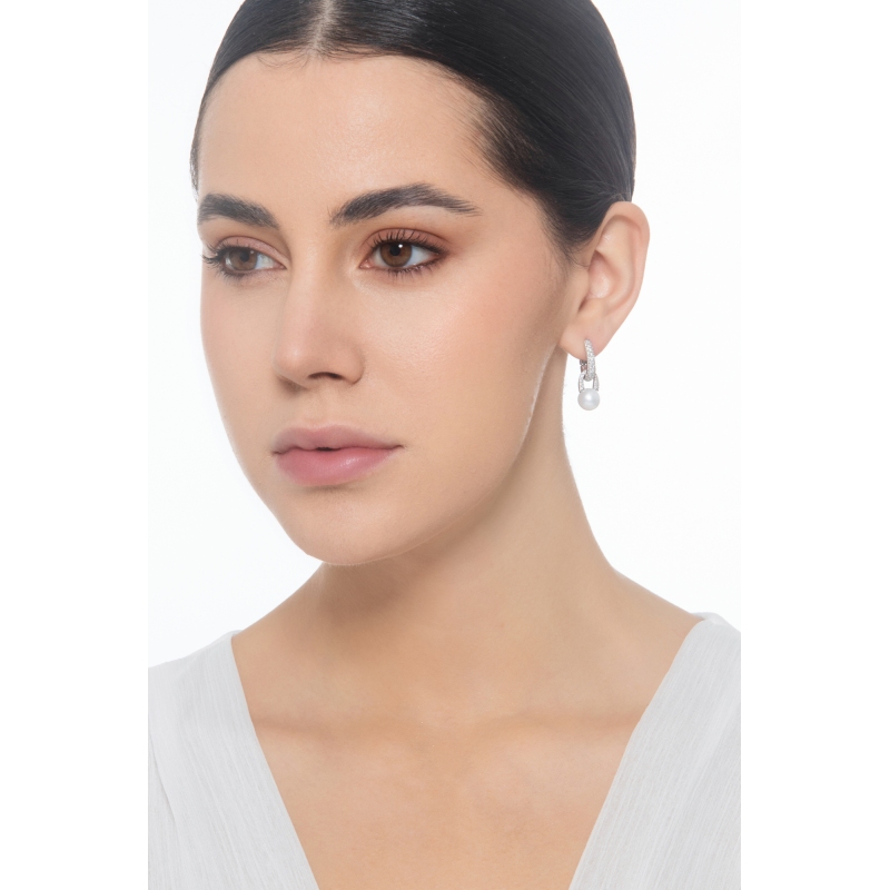 Pendientes de perlas y diamantes en oro blanco  Pendientes de perlas y diamantes en oro blanco