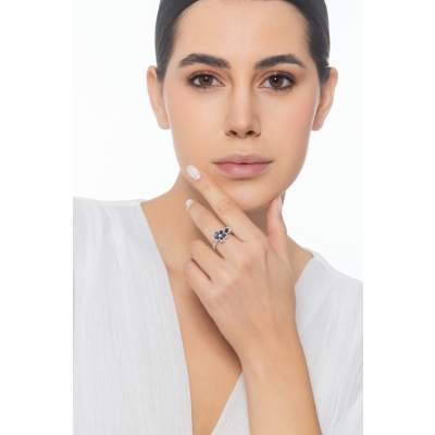 Anillo flor zafiro azul y diamante oro blanco 