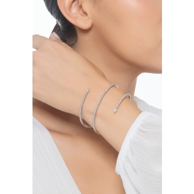 Pulsera semirrígida de resorte con fila de diamantes