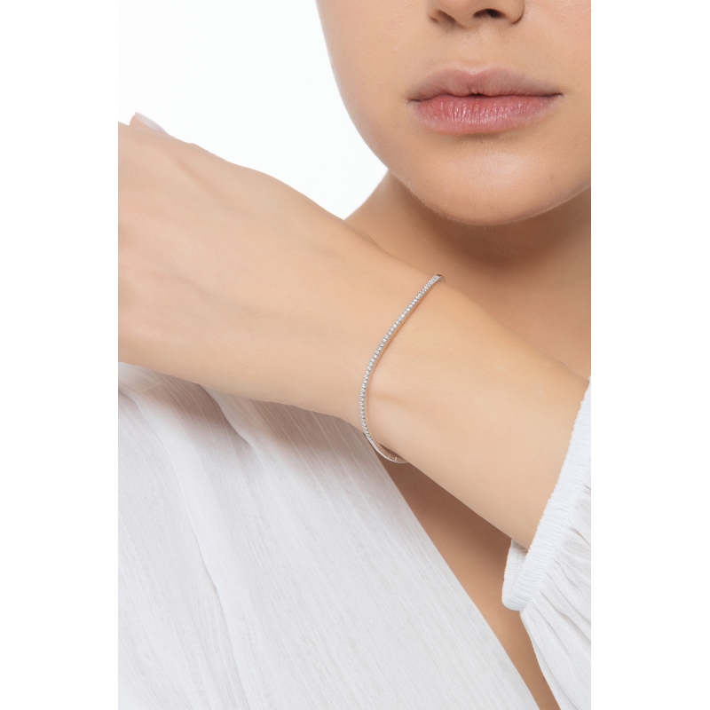 Pulsera semirrígida de diamantes en oro blanco de 18 quilates Pulsera semirrígida de diamantes en oro blanco de 18 quilates