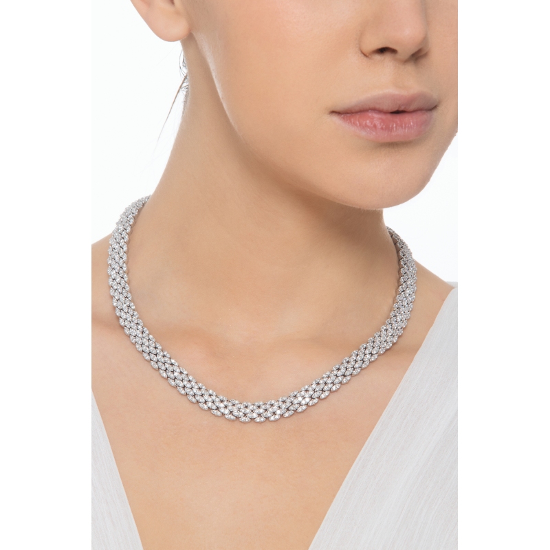 Collar elegante en oro blanco de 750 con diamantes Collar elegante en oro blanco de 750 con diamantes