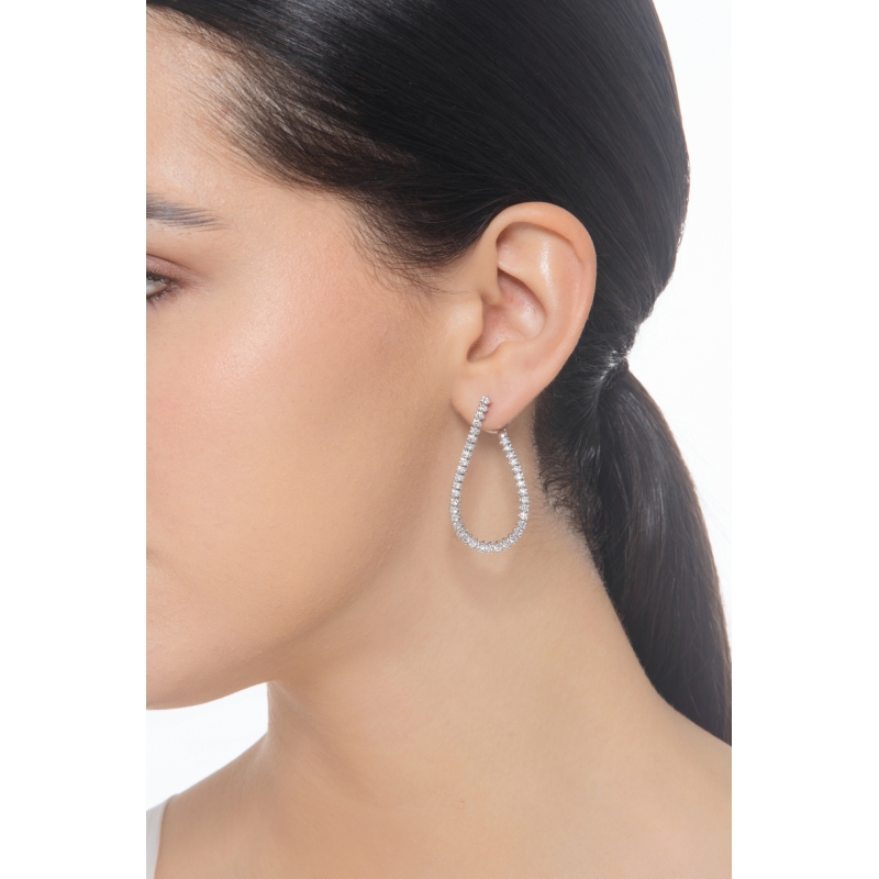 Pendientes de gota en oro blanco de 18k con diamantes Pendientes de gota en oro blanco de 18k con diamantes