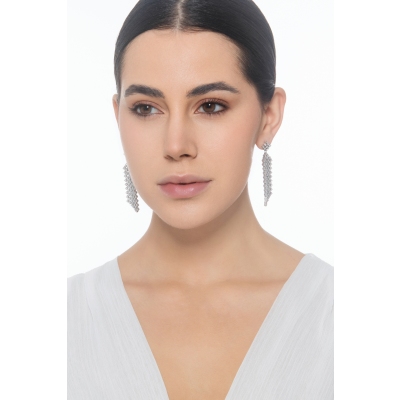 Pendientes colgantes en oro blanco 18k con diamantes brillantes