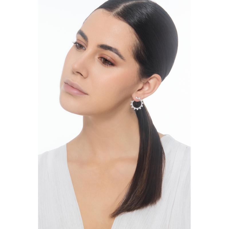 Pendientes de aro en oro blanco 18k con diamantes Pendientes de aro en oro blanco 18k con diamantes