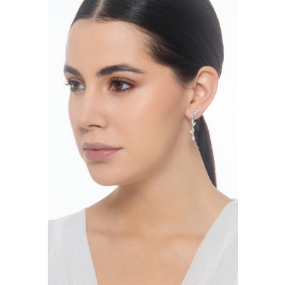 Pendientes colgantes en oro blanco de 18k y diamantes