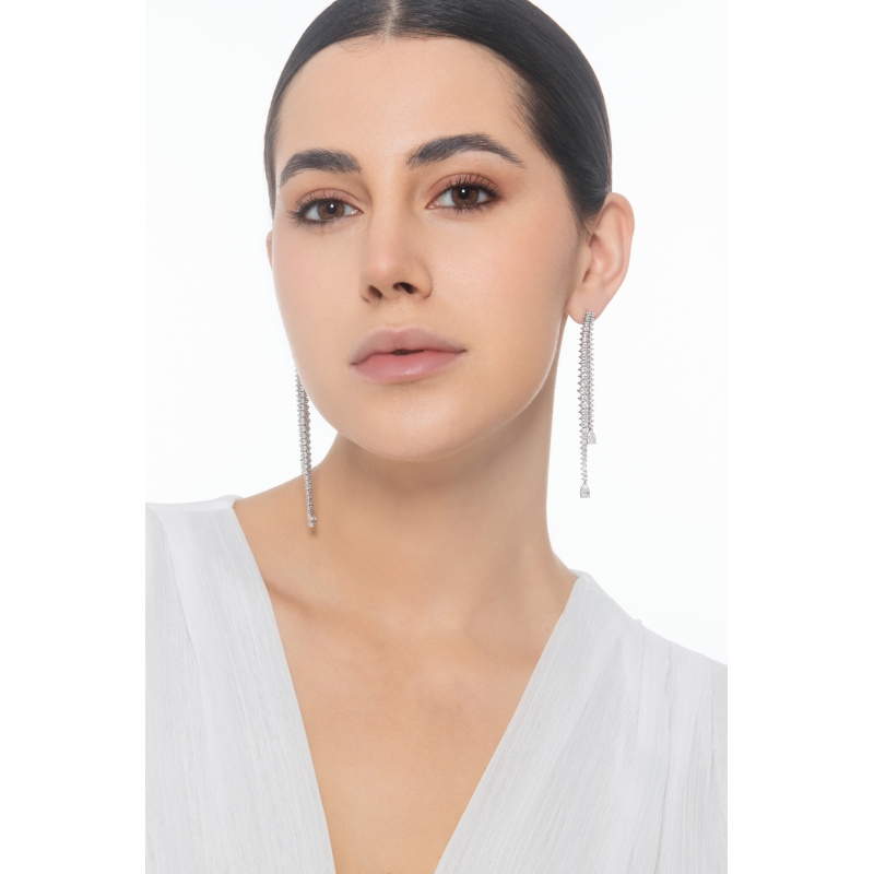 Pendientes largos oro blanco 18 quilates con diamantes gota GIA Pendientes largos oro blanco 18 quilates con diamantes gota GIA