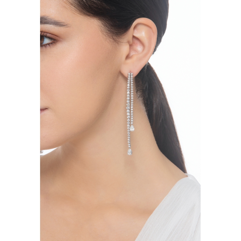 Pendientes largos oro blanco 18 quilates con diamantes gota GIA Pendientes largos oro blanco 18 quilates con diamantes gota GIA