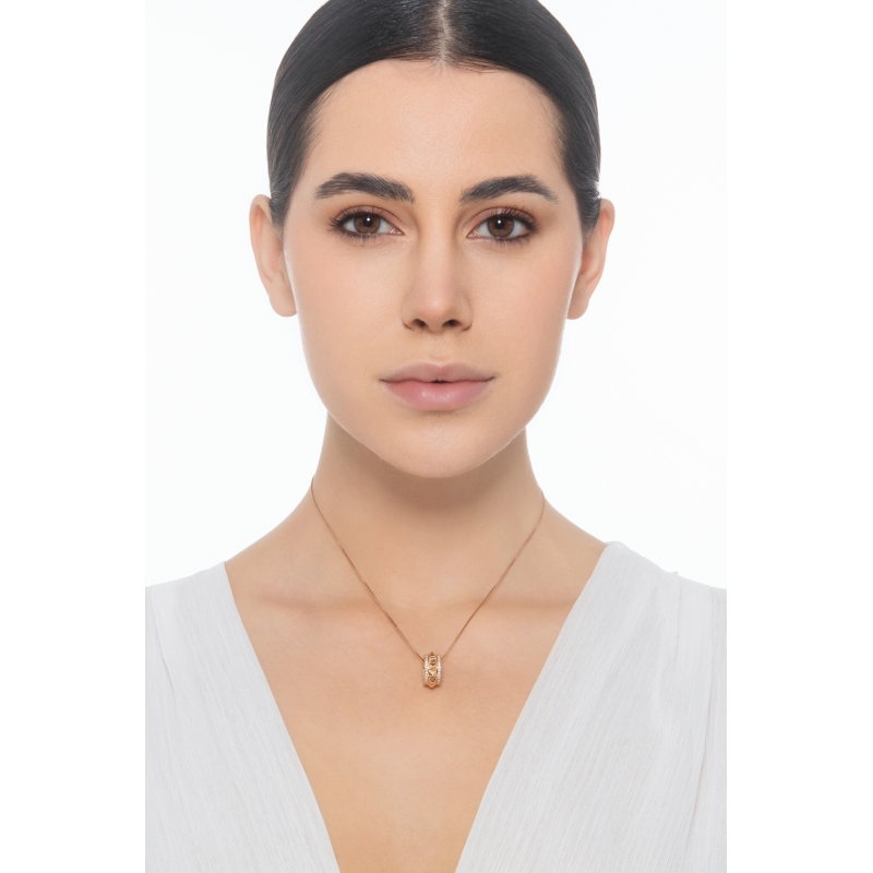 Collar oro rosa de 18 qt con colgante y diamantes