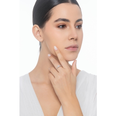 Anillo solitario lagrima 0.70ct  GIA en oro blanco 18k con diamantes