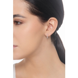 Mono pendiente ovalado en oro blanco 18 quilates con diamantes  2