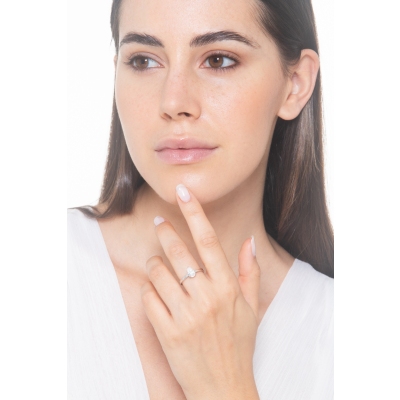 Anillo solitario gota en oro 18k con diamante central GIA 0.70 ct