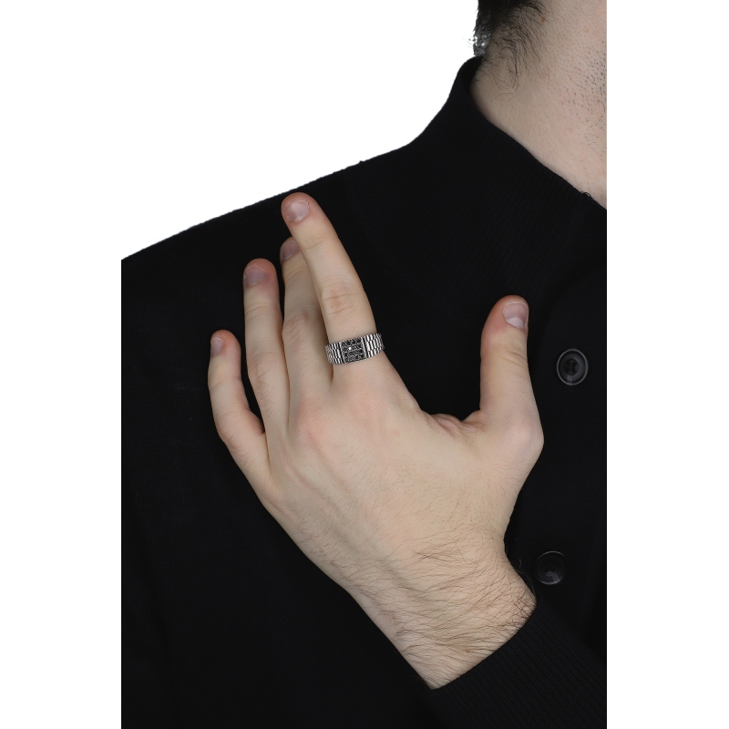 Anillo para hombre en oro blanco de 18k con pavé Anillo para hombre en oro blanco de 18k con pavé