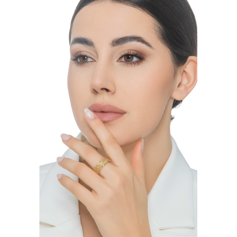 Anillo design en oro amarillo de 18 quilates