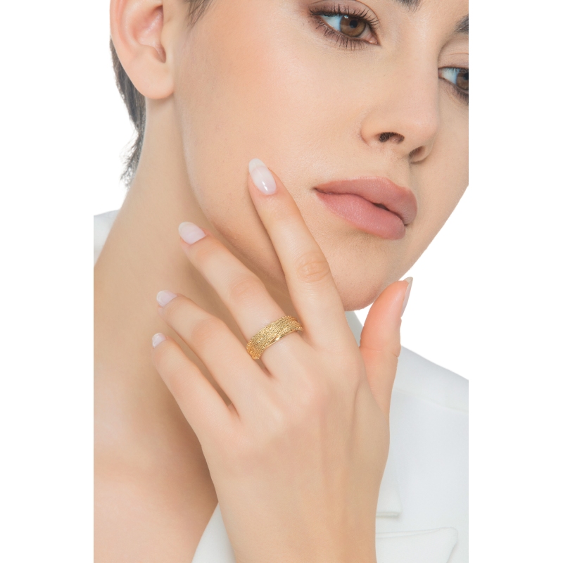 Anillo design en oro amarillo de 18 quilates