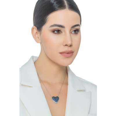 Collar en oro blanco 18k con colgante corazón