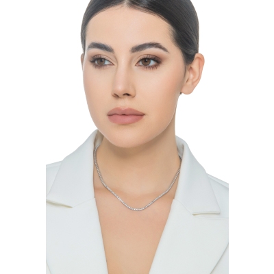 Gargantilla en oro blanco de 18k con diamantes