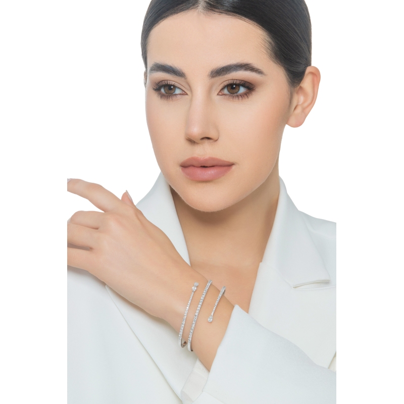 Brazalete semirrígido en oro blanco 18k con diamantes Brazalete semirrígido en oro blanco 18k con diamantes