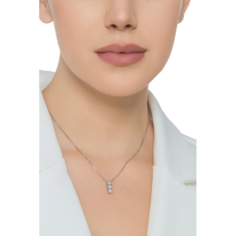 Collar con colgante trilogy en oro blanco 18k 