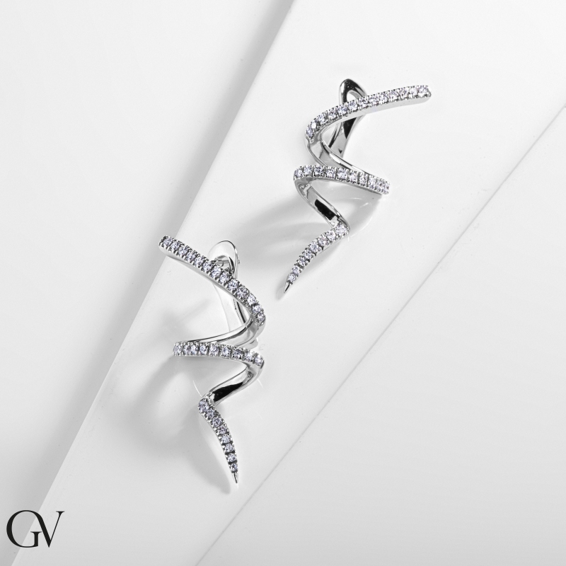 Pendientes en espiral en oro blanco 18k con diamantes