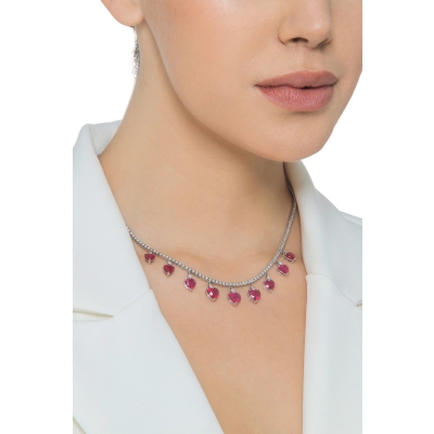 Collar tenis en oro blanco 18k con colgantes de rubí 