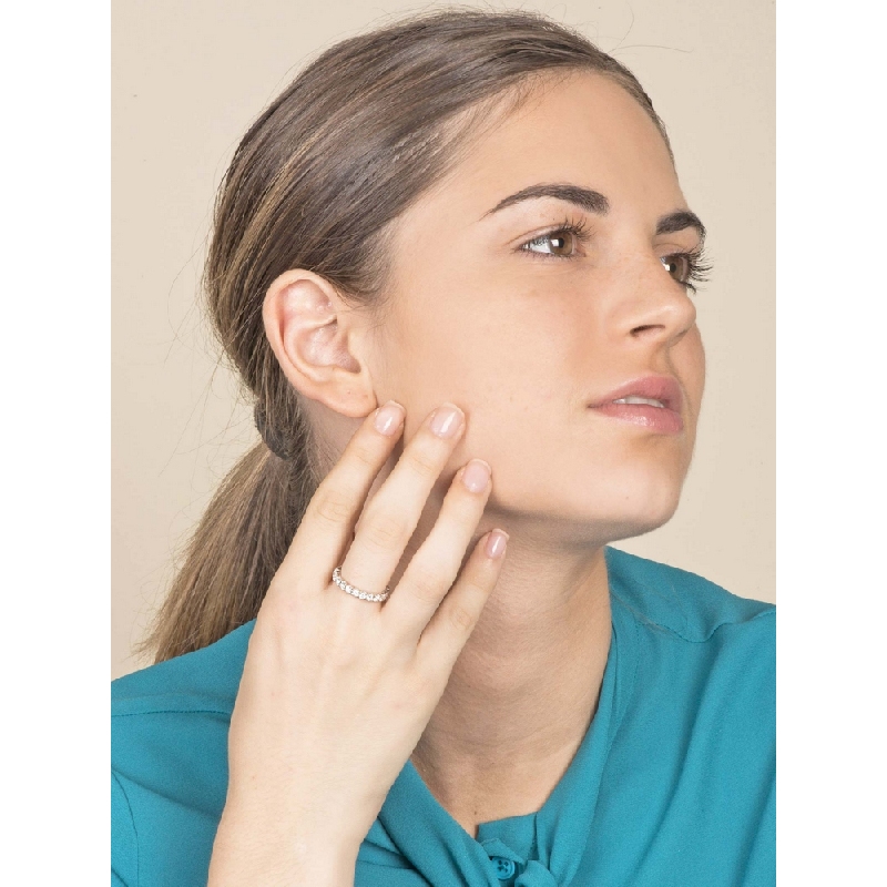 Anillo de compromiso eternidad de oro blanco de 18 kilates con diamantes 