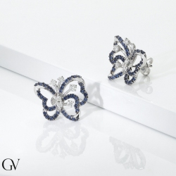 Pendientes en oro blanco de 18k con forma de mariposa y diamantes  2