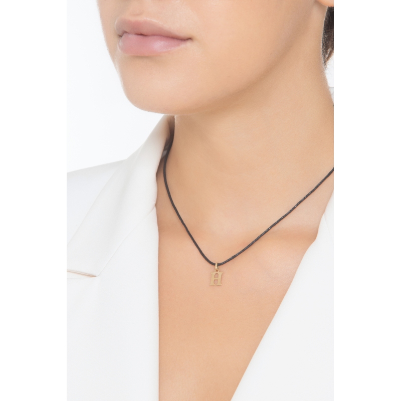 Colgante con H en oro amarillo de 18 quilates