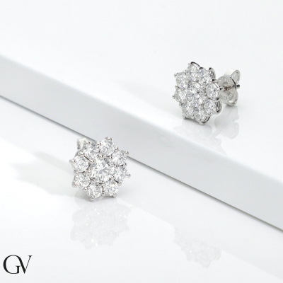 Pendientes Flor en Oro Blanco 18k con Diamantes Brillantes