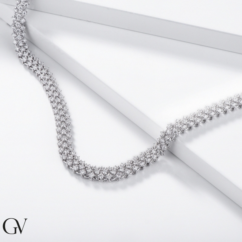 Collar diseño tejido en oro blanco de 18k con diamantes