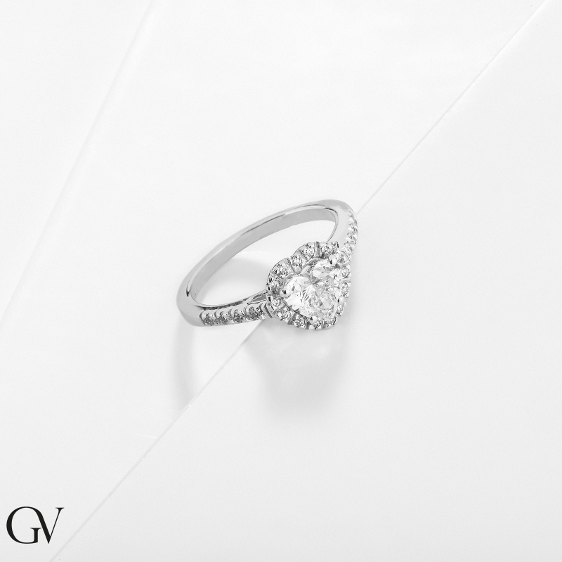 Anillo solitario corazón certificado por GIA CT.1.00 en oro blanco de 18k  Anillo solitario corazón certificado por GIA CT.1.00 en oro blanco de 18k
