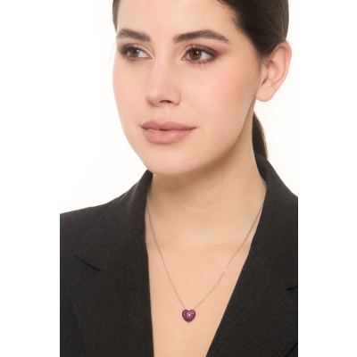 Collar oro blanco 18k y colgante corazón pavé en rubíes