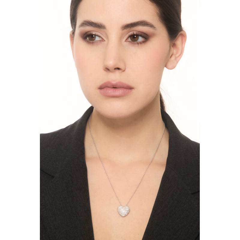 Collar en oro blanco 18k con colgante corazón en diamantes