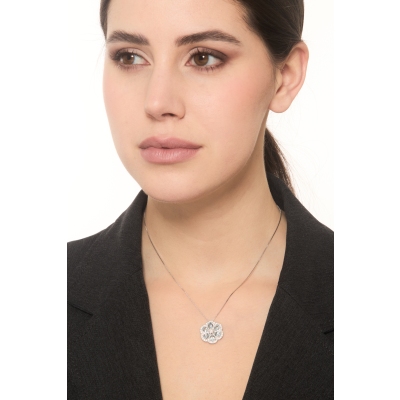 Collar en oro con colgante flor aquamarinas ovaladas y diamantes