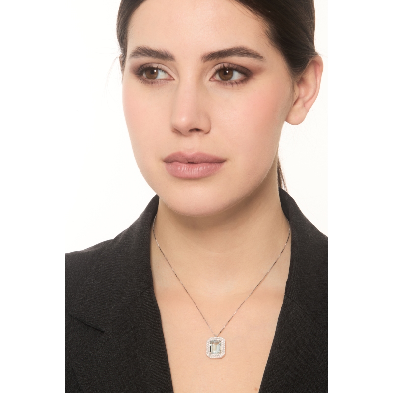 Collar oro 18k con aguamarina rectangular y diamantes Collar oro 18k con aguamarina rectangular y diamantes