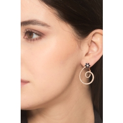 Pendientes en oro rosa 18k con flor zafiros azules 2